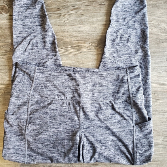 Active leggings with pockets - Picture 3 of 5